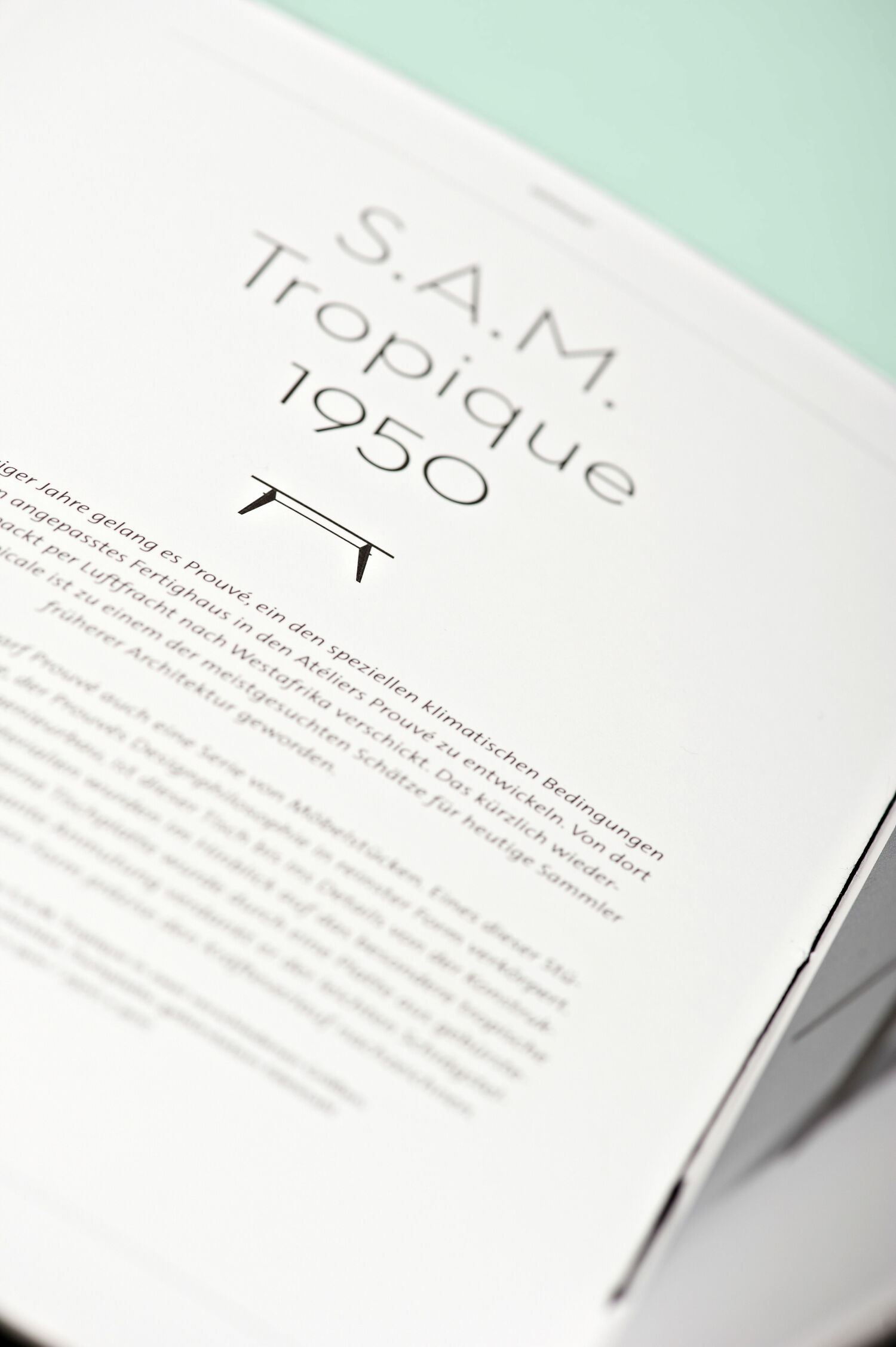 Gestaltung der Monografie „Prouvè RAW“ für minimum einrichten